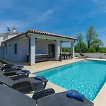 Vine By Interhome Vila *